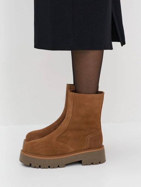 Утепленные полусапожки из натуральной замши