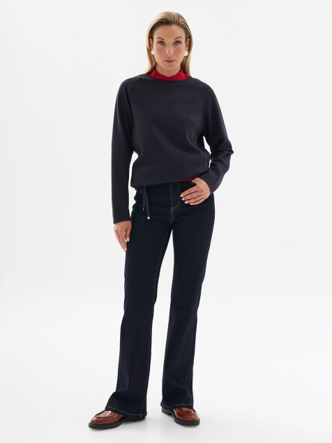 Джинсы Bootcut с минималистичной варкой