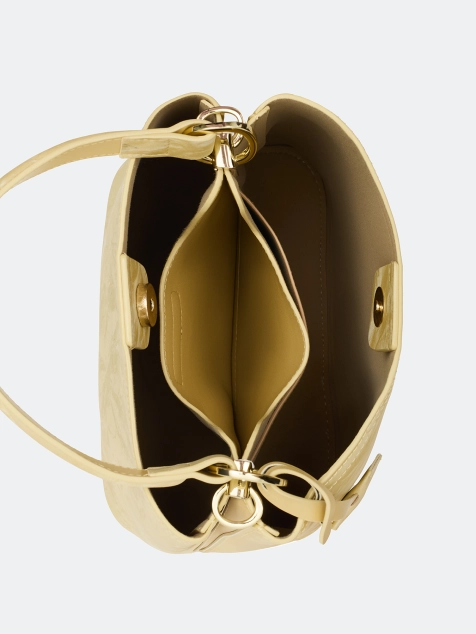 Сумка из кожи с деликатным переливом