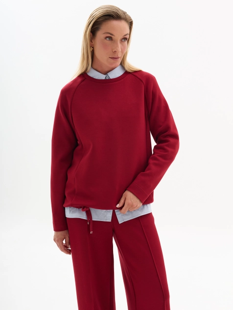 Свитшот с минималистичной вышивкой