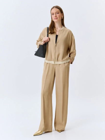 Бомбер из смесовой вискозы