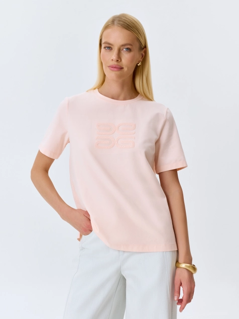 Футболка с вышивкой лого