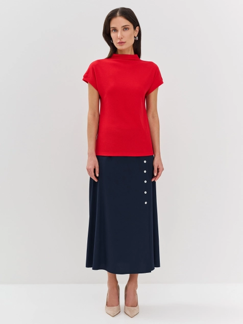 Яркий топ из модала