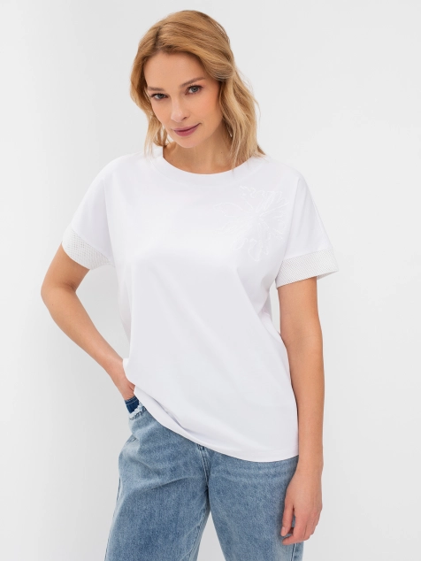 Футболка с принтом и пайетками в цвет