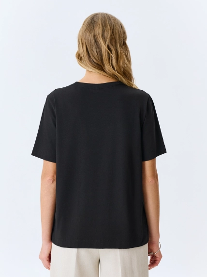 Минималистичная футболка с шрифтовым принтом