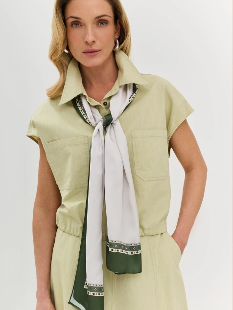 Тонкий шарф с геометрическим принтом