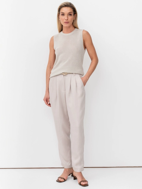 Брюки свободного силуэта со складками