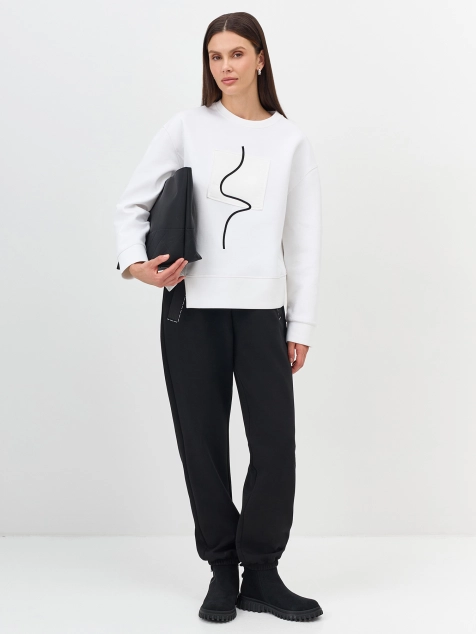 Джоггеры с декором на карманах