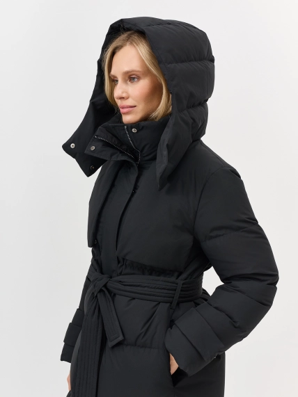 Приталенный пуховик со съемным капюшоном