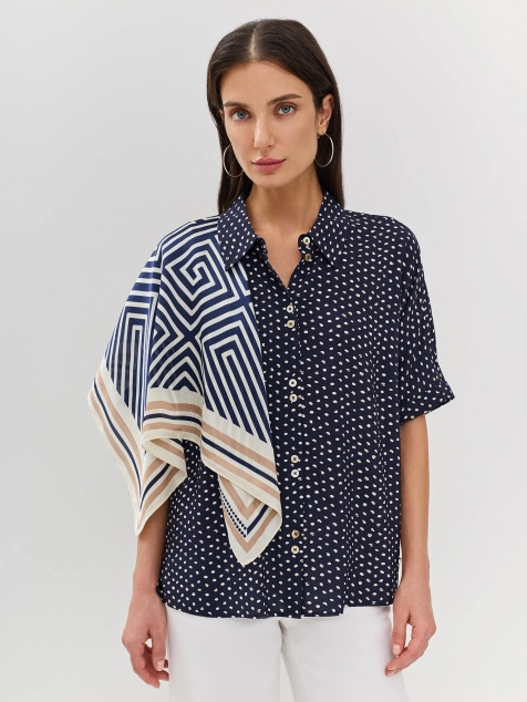 Платок с ярким геометрическим принтом