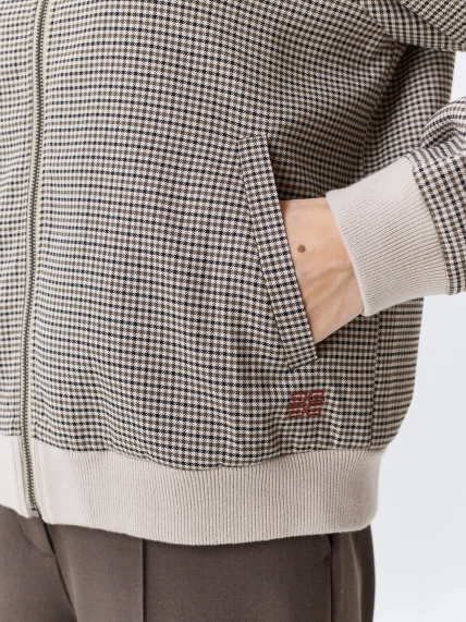 Бомбер в мелкую клетку из смесовой вискозы