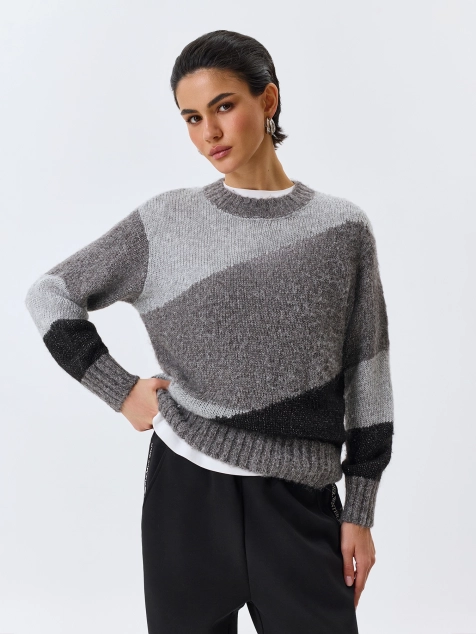 Свитер в стиле  "color block"