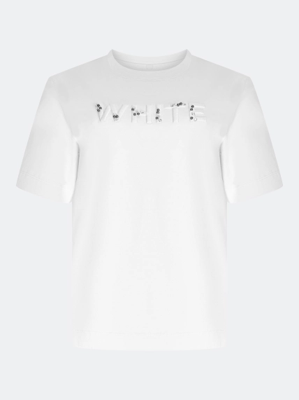 Футболка с объемной вышивкой