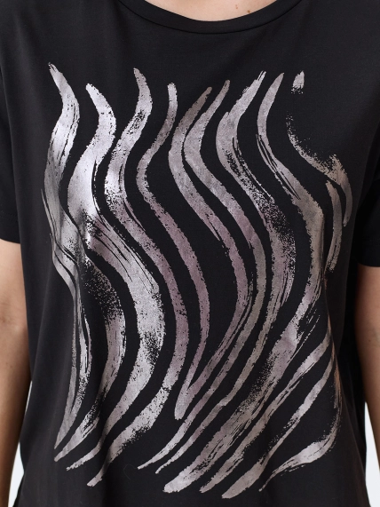 Футболка с металлизированным принтом