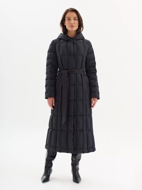 Удлиненный пуховик с вертикальной стежкой