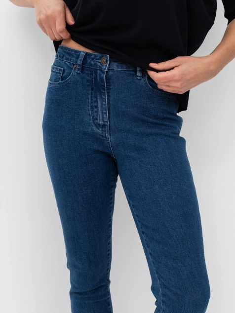 Джинсы скини из эластисного денима.