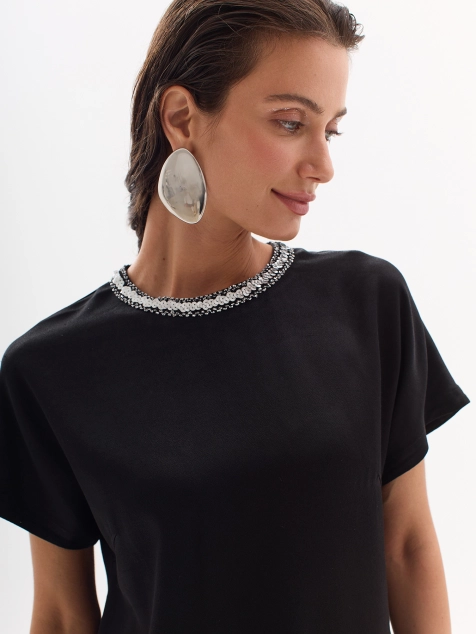 Блузка топ с акцентным  декором