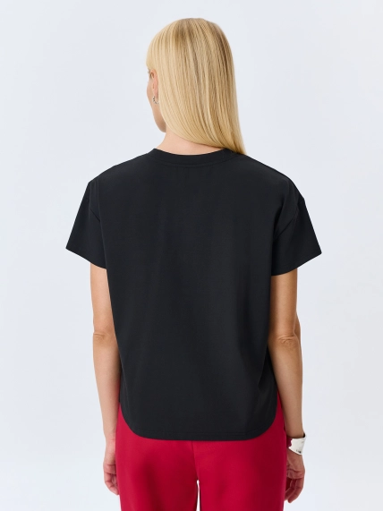 Блузка с акцентным декором