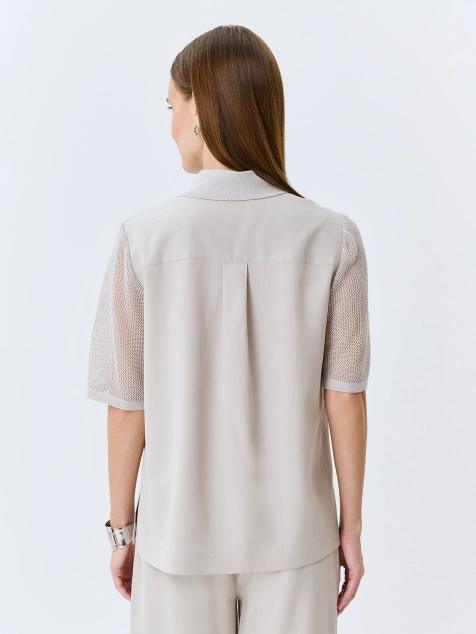 Свободная блузка с ажурными рукавами