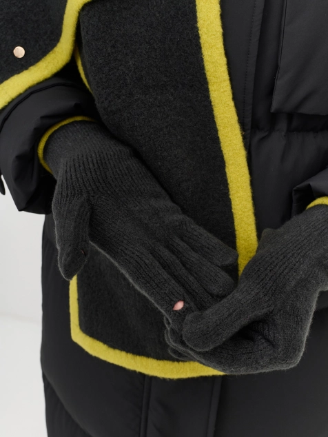 Вязаные перчатки с контрастной отделкой