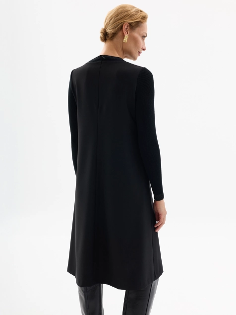 Платье трапеция с вязаными рукавами