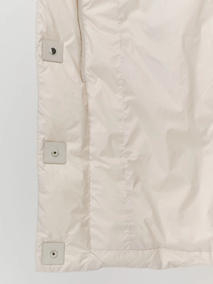 Жемчужный пуховик с квадратной стежкой