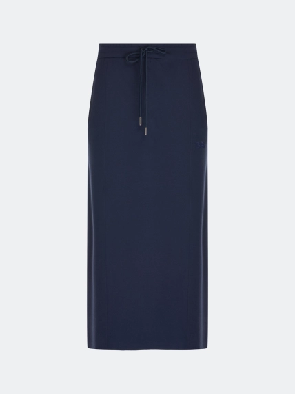 Трикотажная юбка с акцентным разрезом