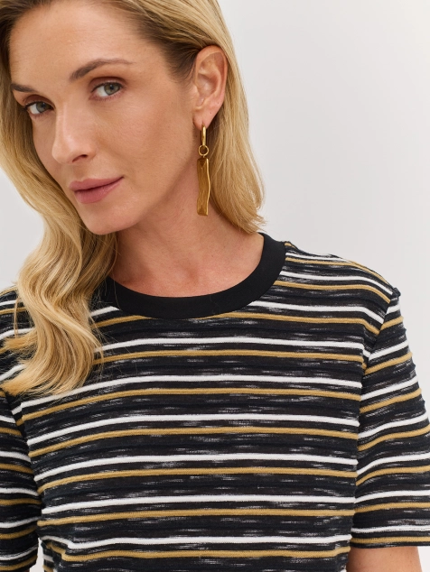 Футболка из фактурного трикотажа в полоску