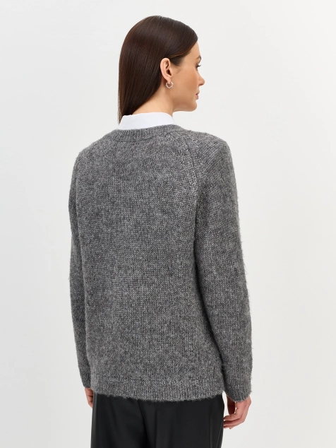 Свободный джемпер с деликатным сиянием