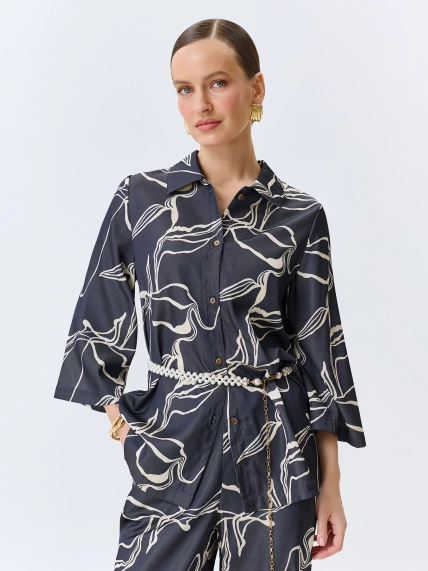 Блузка с абстрактным принтом