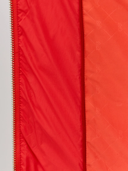 Яркий пуховик с кулиской