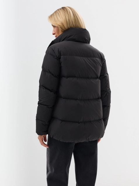 Укороченный пуховик с декором по планке