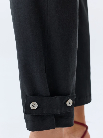 Брюки из тенселя с хлястиками