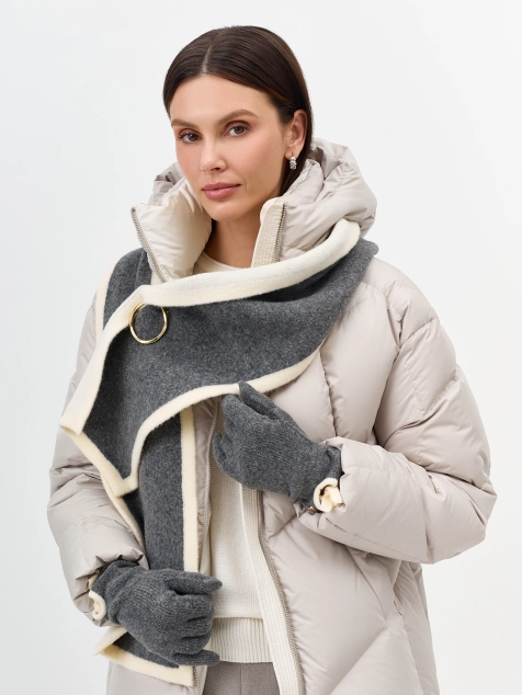 Вязаный шарф с контрастным краем