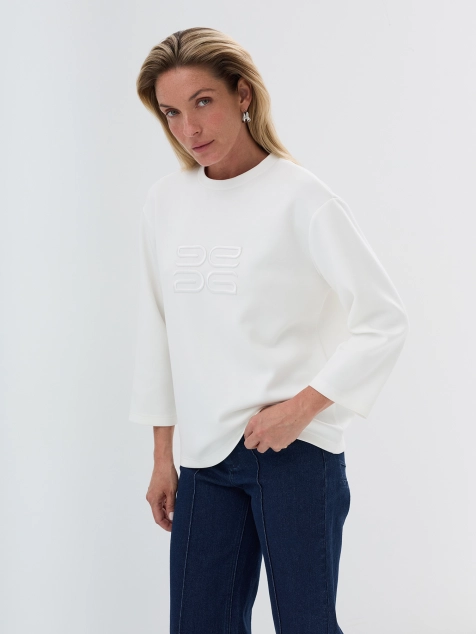 Свитшот из района с фактурной вышивкой