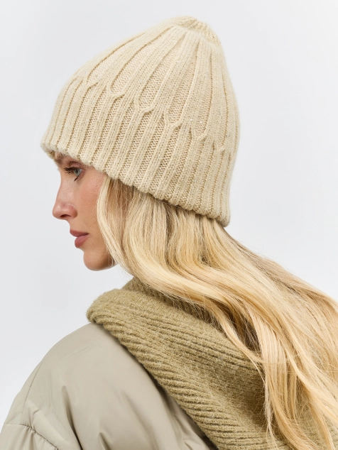 Шапка с мерцающим люрексом и ангорой