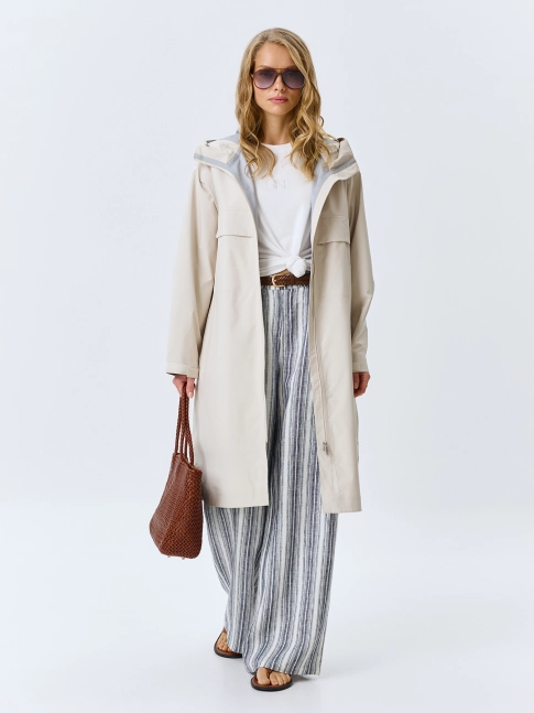 Свободный плащ с капюшоном