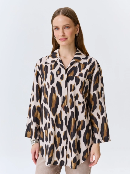 Удлиненная блузка с анималистичным принтом