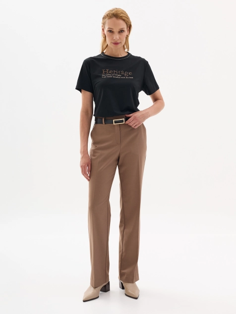 Брюки прямого силуэта с мягкими стрелками