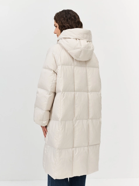 Жемчужный пуховик с квадратной стежкой