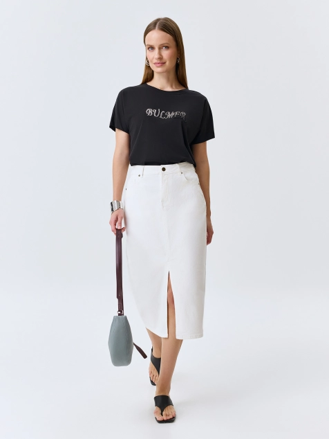 Футболка с мерцающей вышивкой