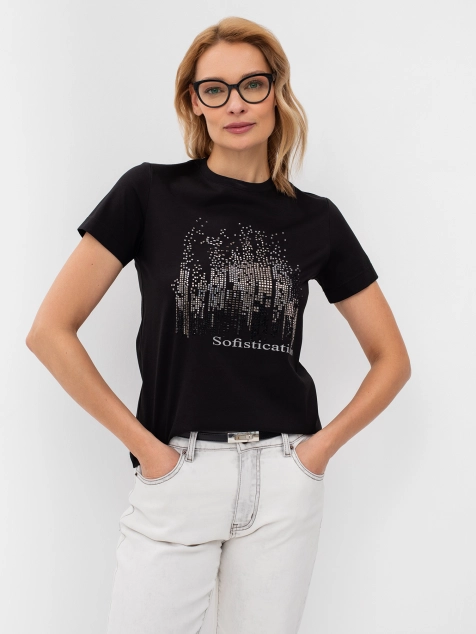 Футболка с аппликацией