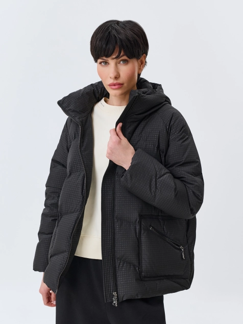 Oversize пуховик с деликатным блеском