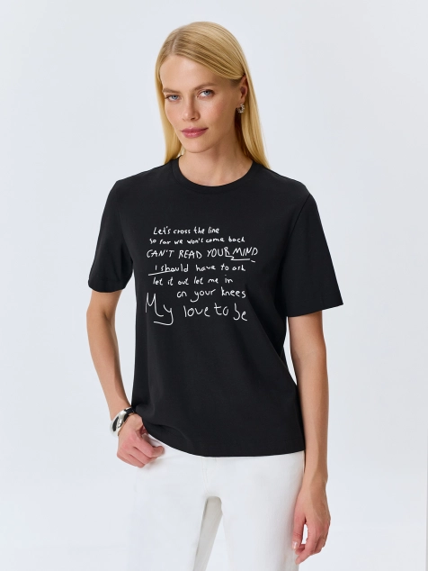 Футболка с шрифтовым принтом