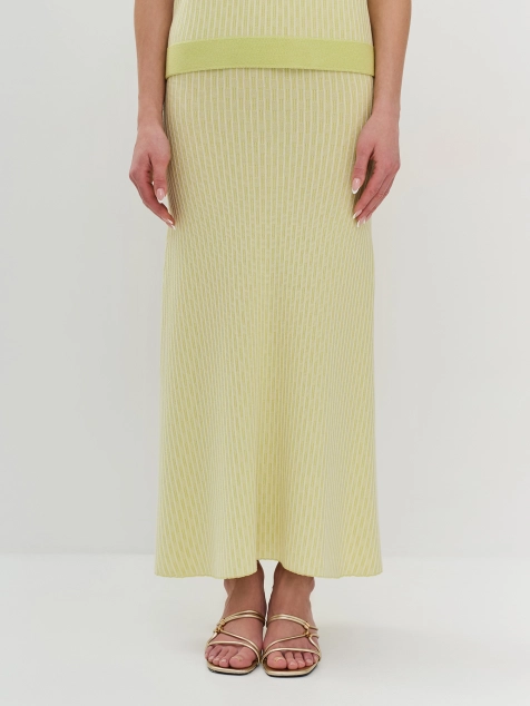 Вязаная юбка-миди в тонкую полоску