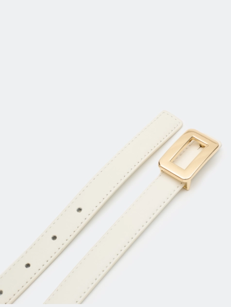 Узкий ремень с закругленной пряжкой