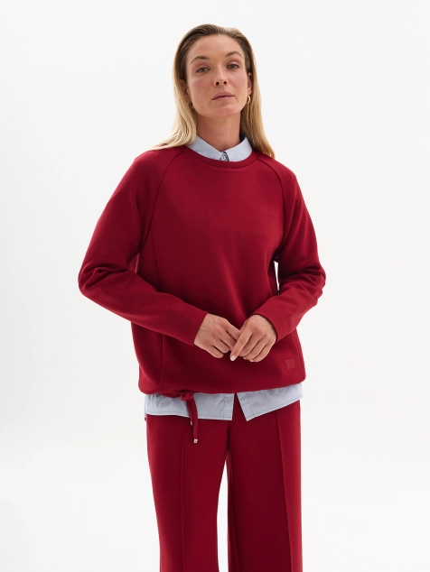 Свитшот с минималистичной вышивкой