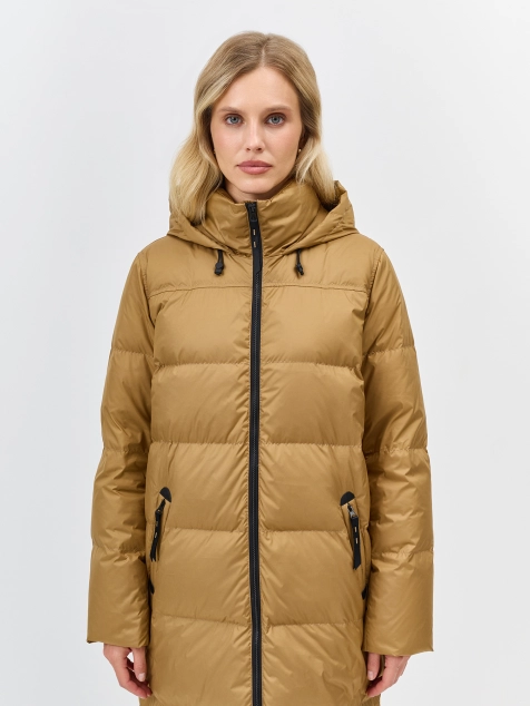 Стеганое пальто с контрастной фурнитурой