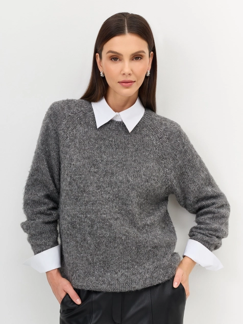 Свободный джемпер с деликатным сиянием