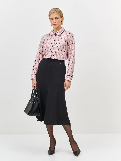 Блузка из вискозы с брендированным принтом